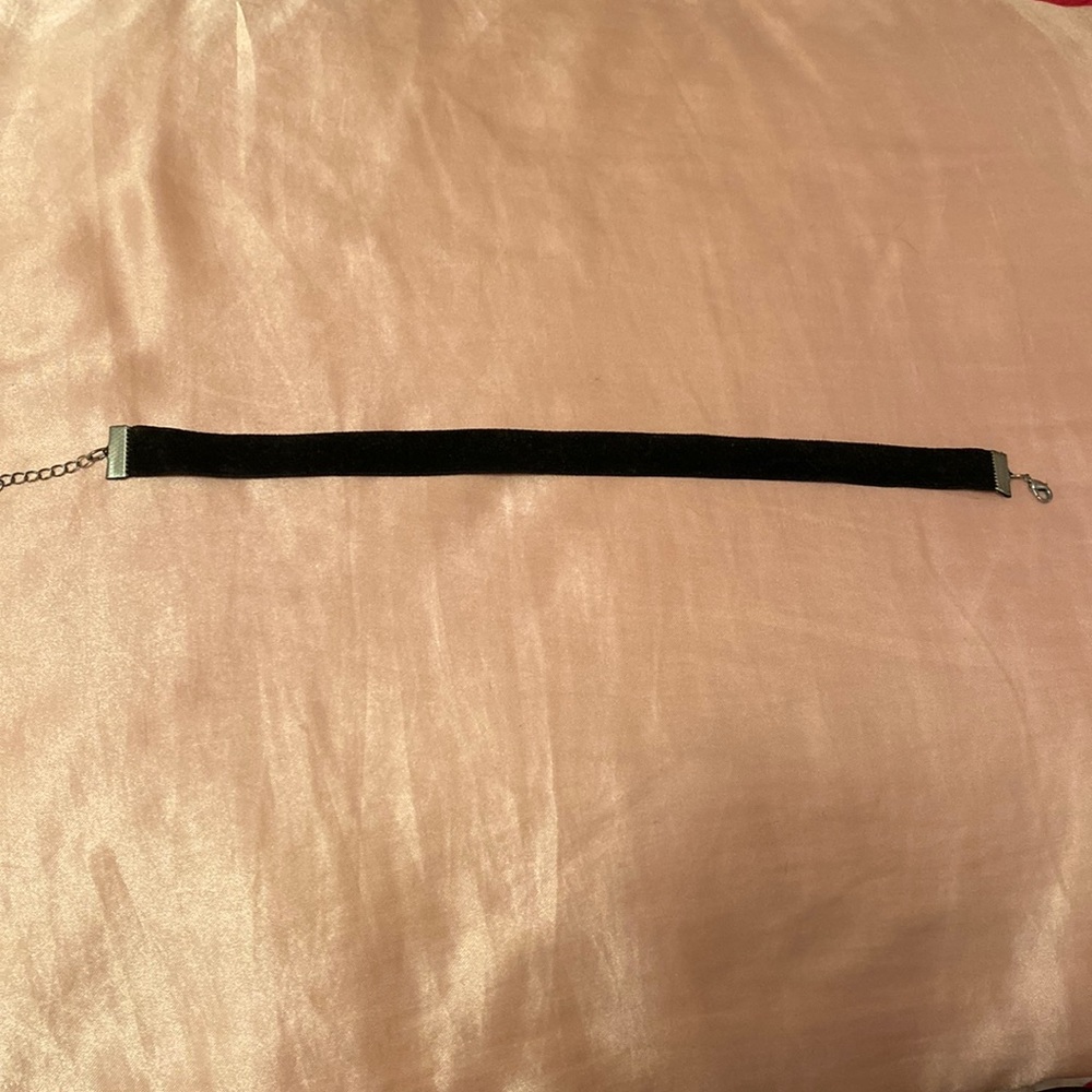 black velvet choker